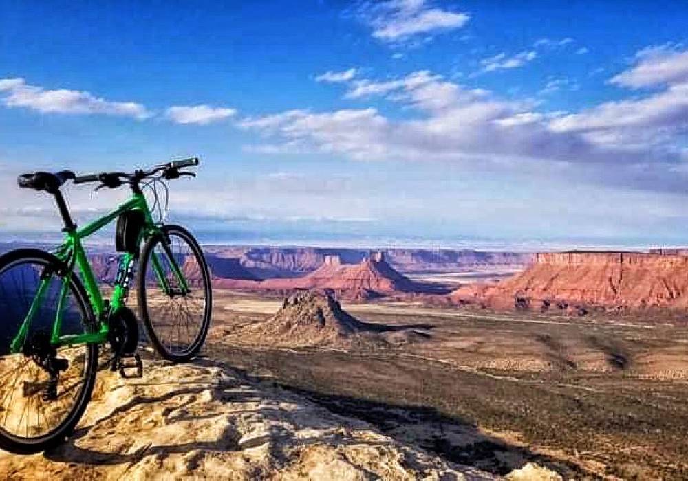Discover Utah on a hybrid bike or E-bike