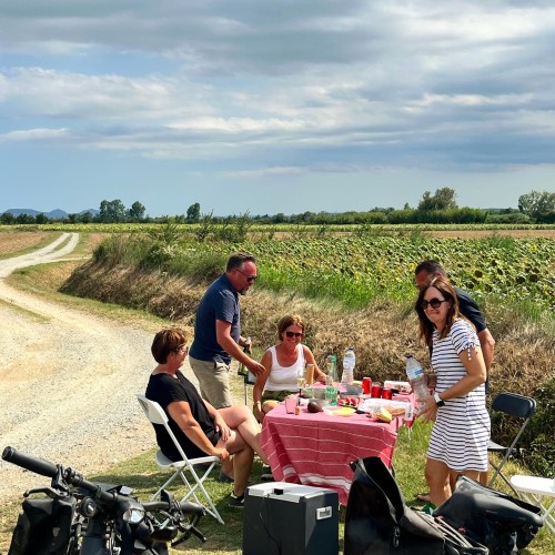 Picnics on the road. Fully supported bike trips in Spain